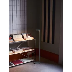 Oblique F Vloerlamp 3000K Glossy Grey - Flos - Koop Online -Flos-NL 8200900094878oblique floor gray3