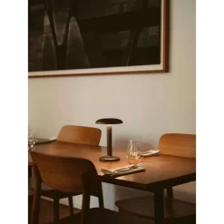 Gustave Portable Taffellamp Raw Aluminum - Flos - Koop Online -Flos-NL 8200900095591 gustave portable bordlampe raw aluminum 4